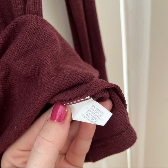 American Eagle Aerie Burgundy Long Sleeve Turtleneck Shirt - Picture 5 of 5